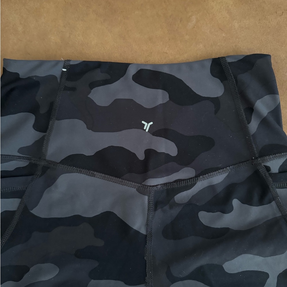 Old Navy Camouflage Leggings - Black and Gray